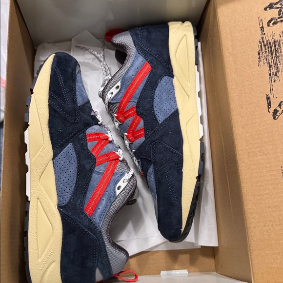 Stylish Navy and Red Men's Sneakers - Picture 4 of 4